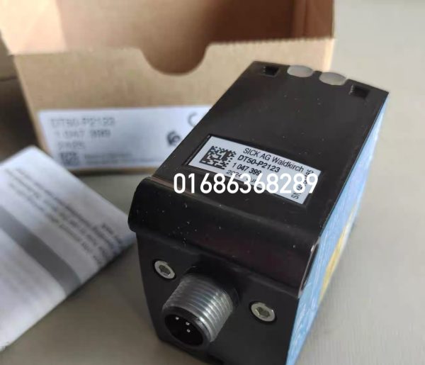 SICK DT50-P2123 DISTANCE SENSOR