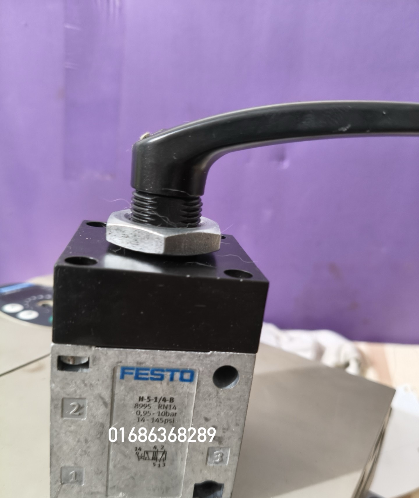 Original Festo H-5-1/4-B hand lever valve Part No 8995
